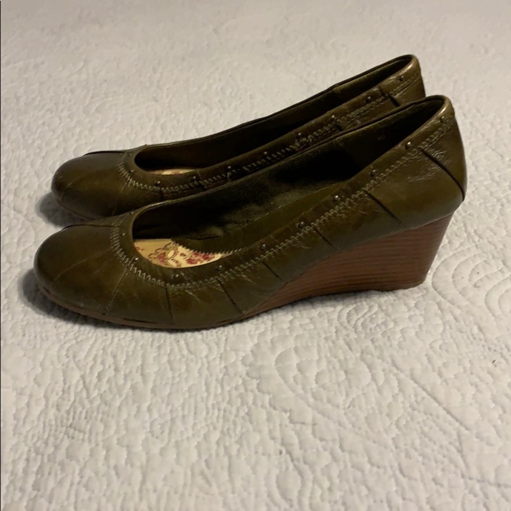 Seychelles olive green wedge size 10 - Picture 2 of 6
